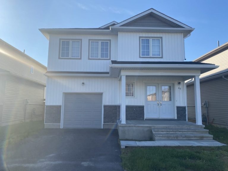 Detached 4 bed, 2.5 bath family home in Odessa 47 Brennan Cres Long Term Rentals Kingston