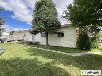 Grande maison mobile lumineuse - 4 chambres - avec FOYER - grand terrain INCLUS Votre chance de deve...