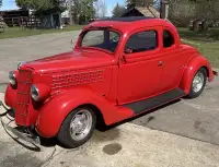 Really Cool 35 Ford 5 Window Coupe