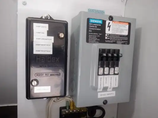 2012 Ford F-550 4x4 Crew Cab Service Truck with Shelving in Heavy Trucks in Edmonton - Image 73