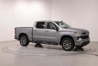 See Dealer Website for Details. GMC Sierra 1500 SLT 2017 .