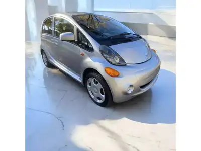 2014 MITSUBISHI i-MiEV 2014 Mitsubishi i-MiEV | $49 par semaines I Auto | Air Climatisée | Bluetooth...