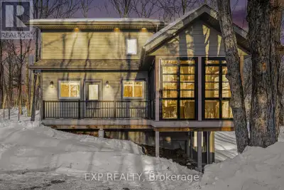 Welcome to 20 Crestview Drive in Calabogie, Ontario. A stunning Linwood Homes custom-designed for fo...