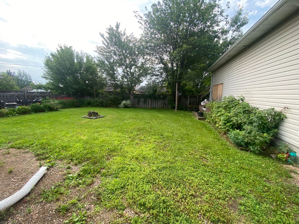 Charming 2-Bedroom Lower-Level Unit – Close to Base Petawawa 2