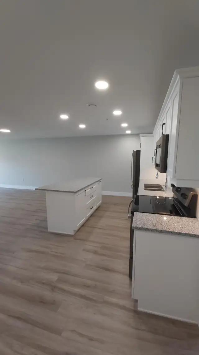 1Bed/1Bath Uptown Near Shopping, Available Feb.1,205-40 Patience in Long Term Rentals in Fredericton - Image 5