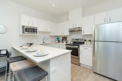 Studio Apartment for Rent - 345 Quebec Street