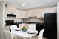 Broadstreet's Courtview Landing features 1, 2, and 3 bedroom pet-friendly apartments for rent in the... (image 7)