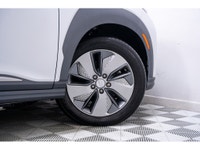 Un seul propriétaire repris en échange et jamais accidenté,.Le Hyundai Kona EV 2020 est une voiture... (image 4)