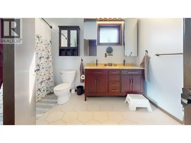 6353 WOLFE ROAD 100 Mile House, British Columbia in Houses for Sale in 100 Mile House - Image 12