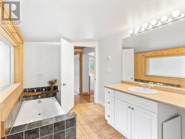 9 BLUEBIRD HILL Whitehorse South, Yukon in Houses for Sale in Whitehorse - Image 22