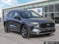 * Black mesh grille, rear wing spoiler, and body-coloured rocker panels and bumpers * Flat-bottom sp... (image 6)