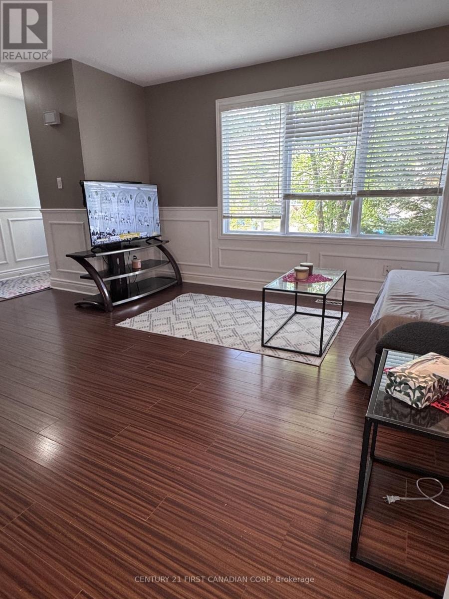 21 DENLAW ROAD London North (North I), Ontario 3