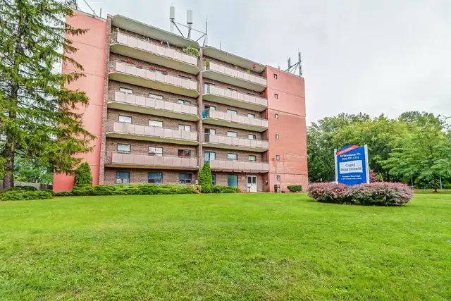 MUST SEE!  Large Renovated 2 Bedroom Apartment63436971350659121