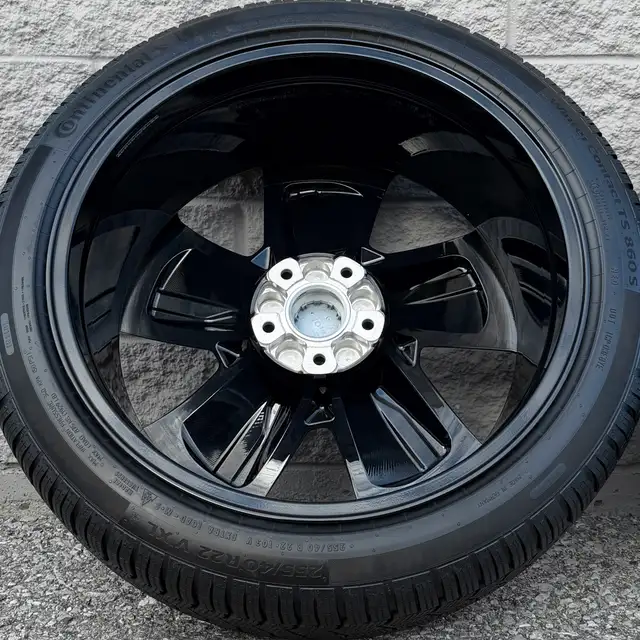 (98%) 4x Porsche Macan EV Electric 22" OEM Winter Wheels Package in Tires & Rims in City of Toronto - Image 7