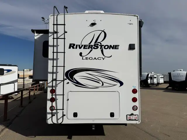 2024 Forest River RIVERSTONE 421 FK in Travel Trailers & Campers in St. Albert - Image 19