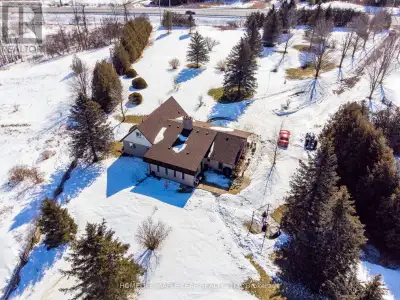 BEAUTIFUL 5 BED BUNGALOW ON 7.4 ACRES WITH 2 BEDROOMS IN THE LOFT & 3 BEDROOMS ON THE MAIN FLOOR . V...