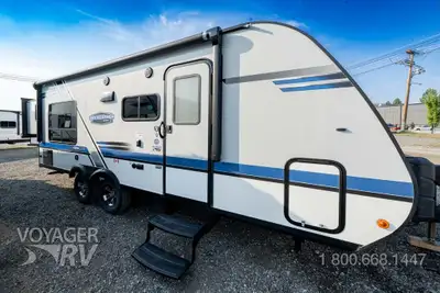 Located in Winfield, BC Call or Text 250-766-4607 Voyager RV Centre 1-800-668-1447 Air Conditioning...