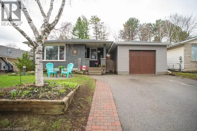 102 CENTURY HILL Drive Kitchener, Ontario in Houses for Sale in Kitchener / Waterloo - Image 4
