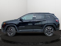 This Jeep Compass has a dependable Regular Unleaded I-4 2.4 L/144 engine powering this Automatic tra... (image 1)