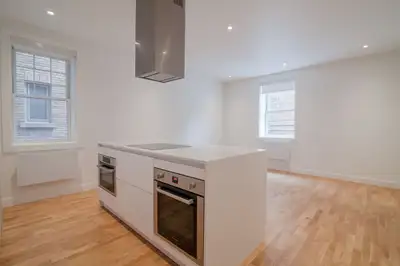 Stylish 1BR: Modern Comfort & Prime Location - ID 1354