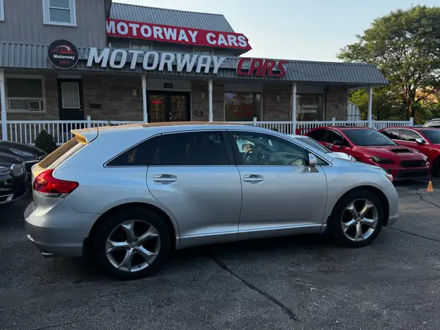 2010 Toyota Venza 4dr Wgn V6 AWD **ONE OWNER** | **NO ACCIDENT** in Cars & Trucks in City of Toronto - Image 10