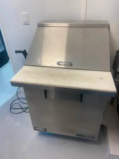 Ventless hood range with deep fryer - electric unit - two basket deep fryer - paid 13k 11 months ago...