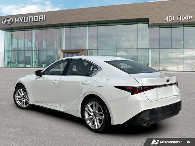 2025 Lexus IS 300 Awd | Leather | Sunroof | Accident Free in Cars & Trucks in Mississauga / Peel Region - Image 4