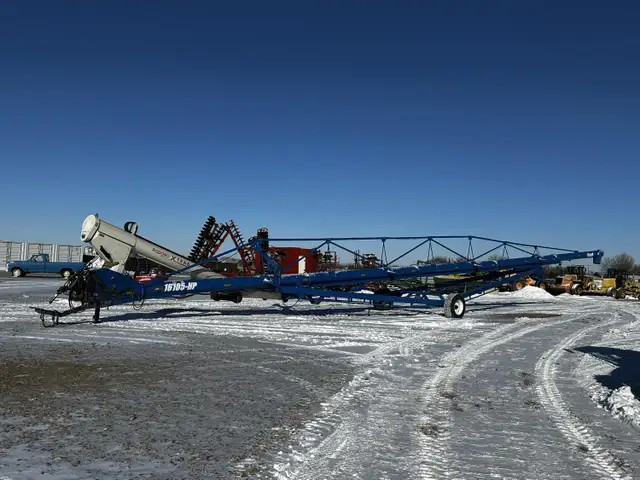 2015 Brandt 16 X 105 Ft Hydraulic Swing Grain Auger 16105-HP in Farming Equipment in Grande Prairie - Image 2