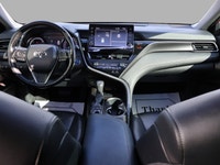 SAFETY INCLUDED ONE OWNER 18 SERVICE RECORDS LOCAL ONTARIO CAR Very Clean Toyota Camry SE 2.5 L Hybr... (image 9)