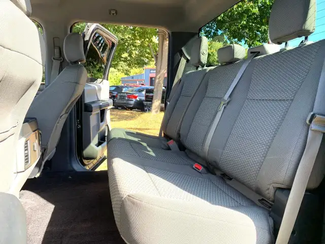 2016 FORD F-150 4X4 CREW 6.5FT LOW KMS LOADED in Cars & Trucks in Guelph - Image 25