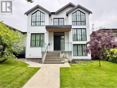 #2 1XX6 NASSAU DRIVE Vancouver, British Columbia