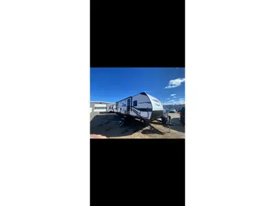 2024 Connect Connect 312 BHKSE Are you ready for your next adventure? Look no further than the Conne...