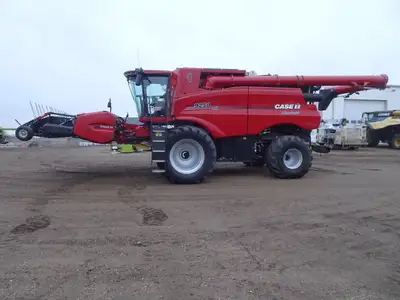 2024 Case IH 9250 Combine 690 Engine hours and 432 Seperator hours Comes with a 2024 Case IH 3016 pi...