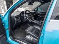 2019 Porsche Macan S Miami Blue 3.0L V6 AWD 7-Speed Porsche Doppelkupplung (PDK) 4D Sport Utility 14... (image 6)