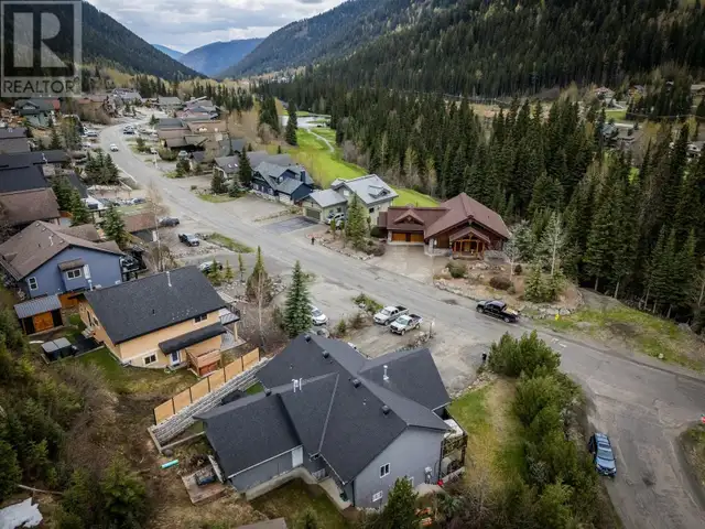 2401 FAIRWAYS Drive Sun Peaks, British Columbia in Houses for Sale in Kamloops - Image 38