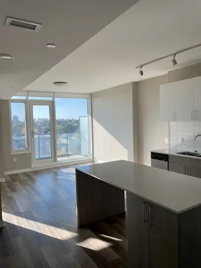Modern one bedroom bedroom in the heart of Hintonburg. Truly an amazing location! - Fridge, dishwash...