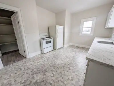 Welcome to this charming 1-bed, 1-bath apartment in the heart of St. Catharines. This thoughtfully d...