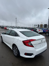 2018 Honda Civic SE | 194,375 KM Backup Camera, Heated Seats, Lane Departure Warning, Cruise Control... (image 3)