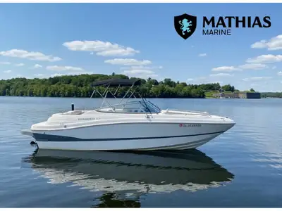 Bateau Cruiser RINKER 220 MTX CUDDY 2011 Concessionnaire de bateaux et pontons neufs et d'occasion M...