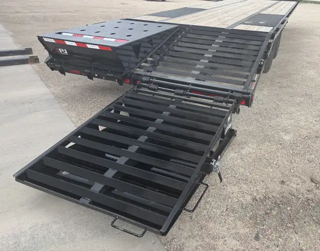 2026 PJ Trailers 32' Gooseneck Low-Pro Flatdeck with Duals 30K  in Cargo & Utility Trailers in Saskatoon - Image 12