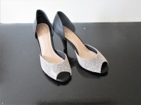 ELEGANT PUMPS LE CHATEAU, LEATHER, NEW  (2 Pairs) City of Montréal Greater Montréal Preview
