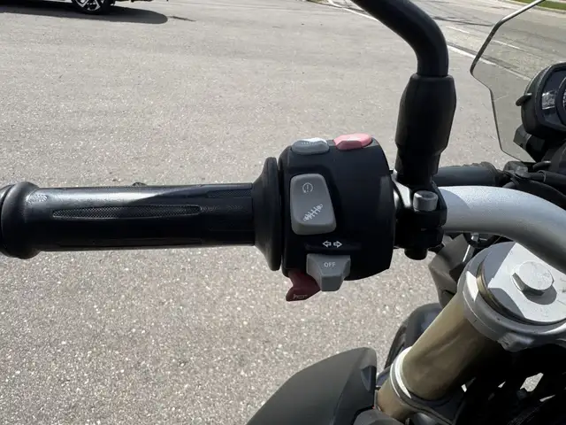 2015 BMW F800R in Sport Bikes in Kitchener / Waterloo - Image 24