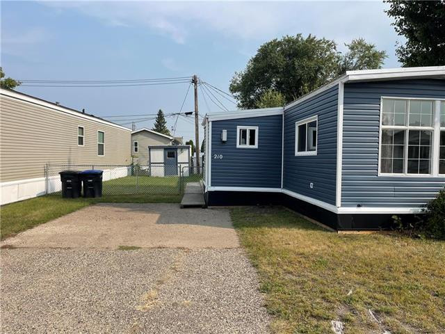 210 Whiteswan Mobile Home Park Brandon, Manitoba in Houses for Sale in Brandon - Image 3