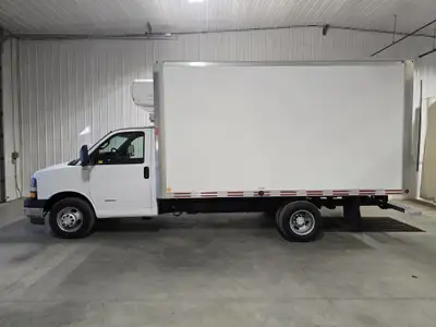 2017 Chevrolet Express 4500 Refrigerated Cube Van, Built for Performance and Reliability This 2017 C...