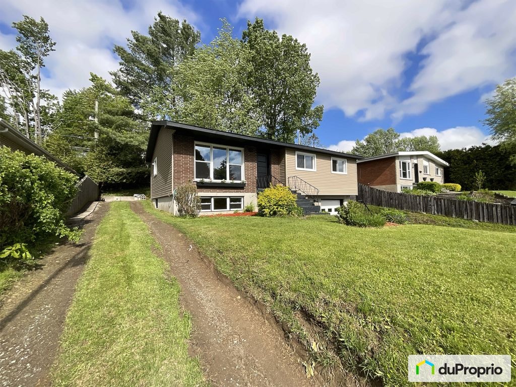 $475,000 - Bungalow for sale in Sherbrooke (Fleurimont) — photo 1