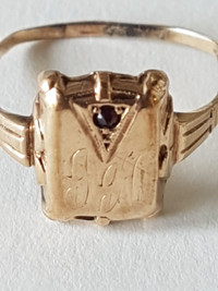 10k Gold Ruby Lorie Deco Signet Ring Size 4