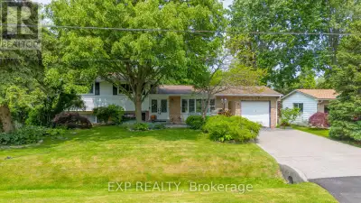 Welcome to 14 George Street, a charming home nestled in one of Grimsby's most desirable neighborhood...