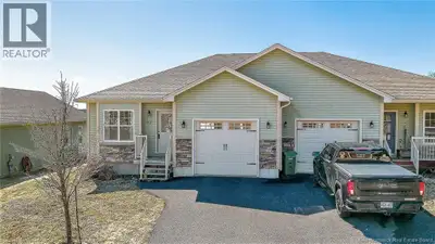 Welcome to 43 Mosaic Dr, a beautifully maintained attached garden home offering exceptional function...