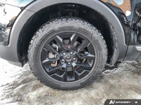 This Kia Telluride boasts a Regular Unleaded V-6 3.8 L/231 engine powering this Automatic transmissi... (image 8)