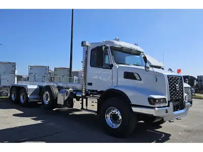 2026 VOLVO VHD84B ROLL OFF, 26' ON-TRUX ROLL OFF 75,000lb capacity : Outside Rails: 12'' x4'' x3/8 w...